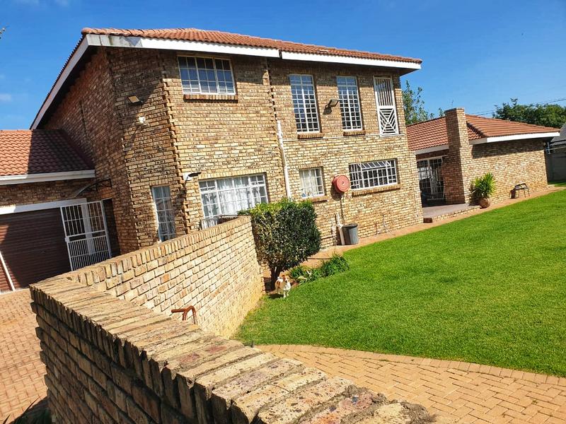 4 Bedroom Property for Sale in Miederpark North West